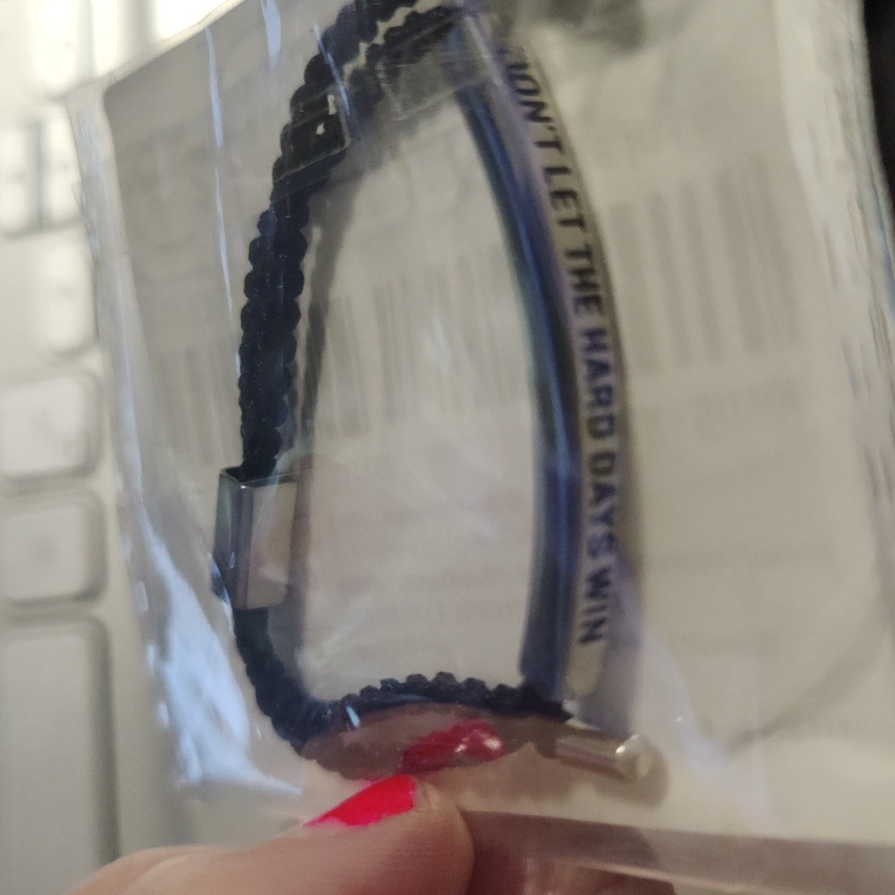 Inspirational Don't let the hard days Win Stainless steel Bracelet - Picture 6 of 6